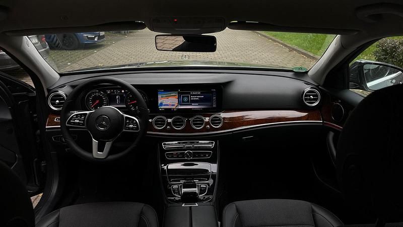 Gebraucht Mercedes E400 340 PS (250 kW) 2018 Grau Limousine