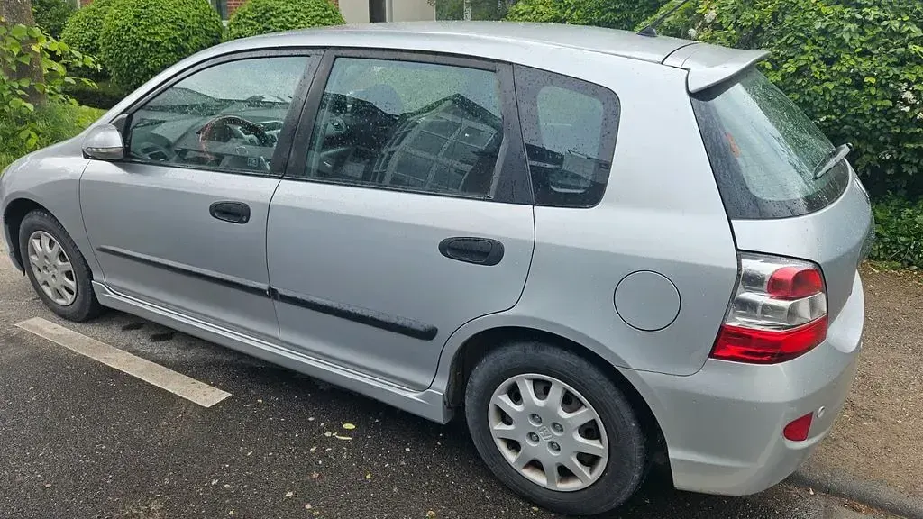 Usata Honda Civic 90 CV (66 kW) 2005 Argento Berlina