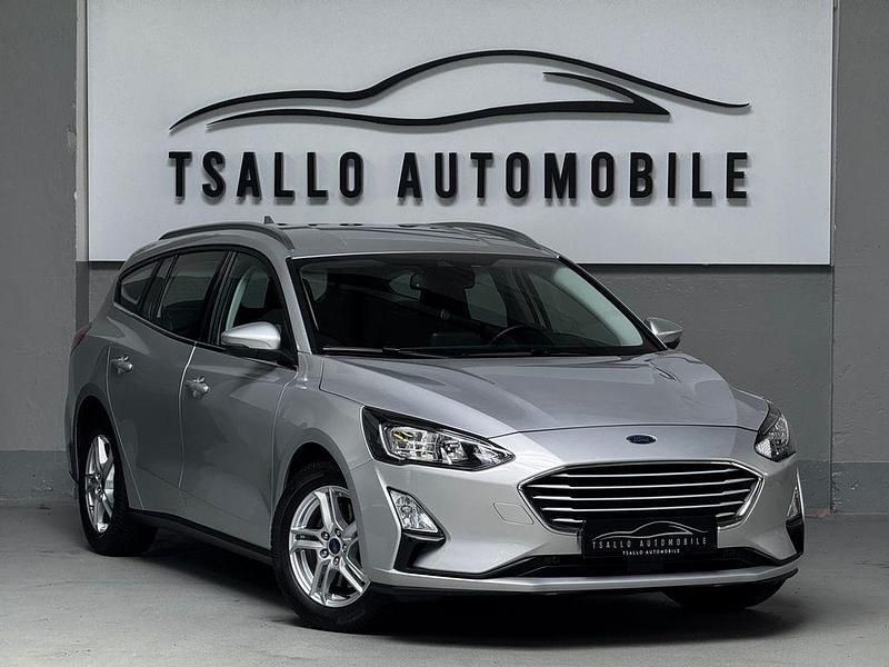 Silber Gebraucht 2022 Ford Focus Limousine | 19.990 € (Guter Preis) - Bild 1/4