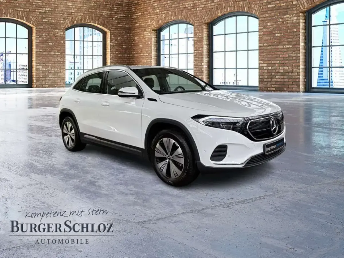 Gebraucht Mercedes EQA250 Progressive 139 kW (190 PS) 2022 Unilack polarweiß SUV
