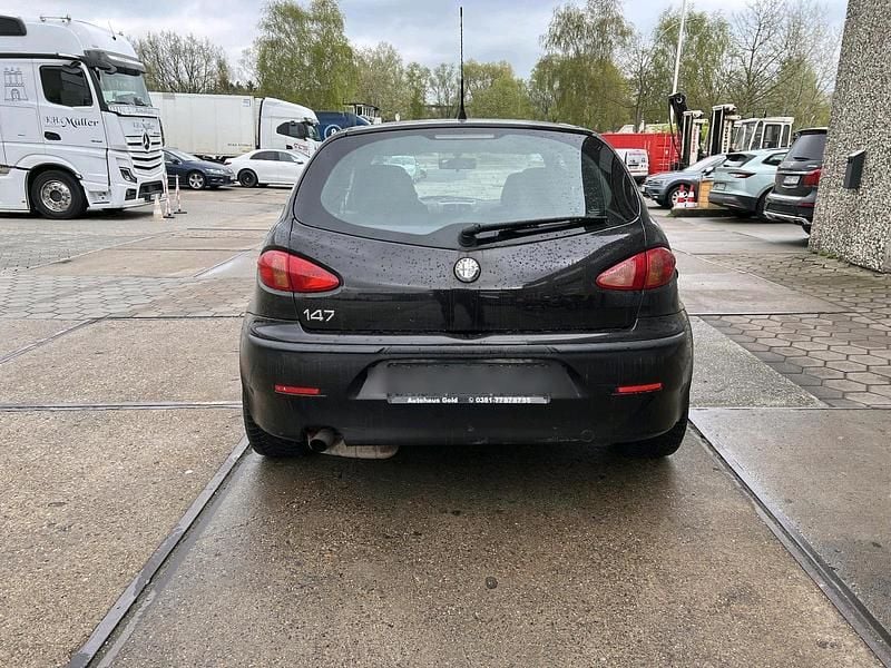 Gebraucht Alfa Romeo 147 120 PS (88 kW) 2003 Schwarz Kleinwagen