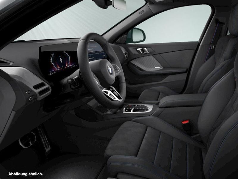 Grau Gebraucht 2024 BMW 120 M Sport Kleinwagen | 39.900 € (Guter Preis) - Bild 1/1