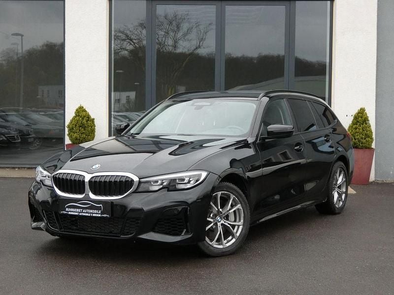 Schwarz Gebraucht 2021 BMW 330 Advantage Kombi | 27.850 € (Superpreis) - Bild 1/4