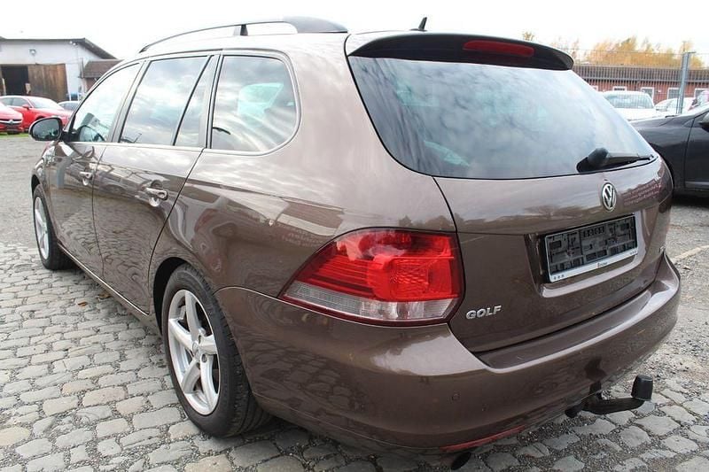 Gebraucht VW Golf VI Match 105 PS (77 kW) 2012 Braun Kleinwagen