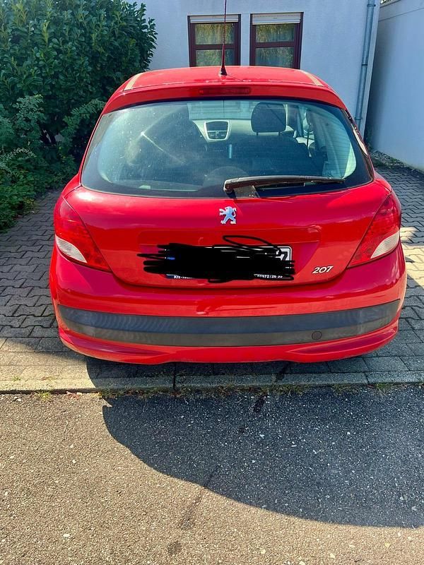 Rot Gebraucht 2011 Peugeot 207 Kleinwagen | 1.799 € (Superpreis) - Bild 1/4
