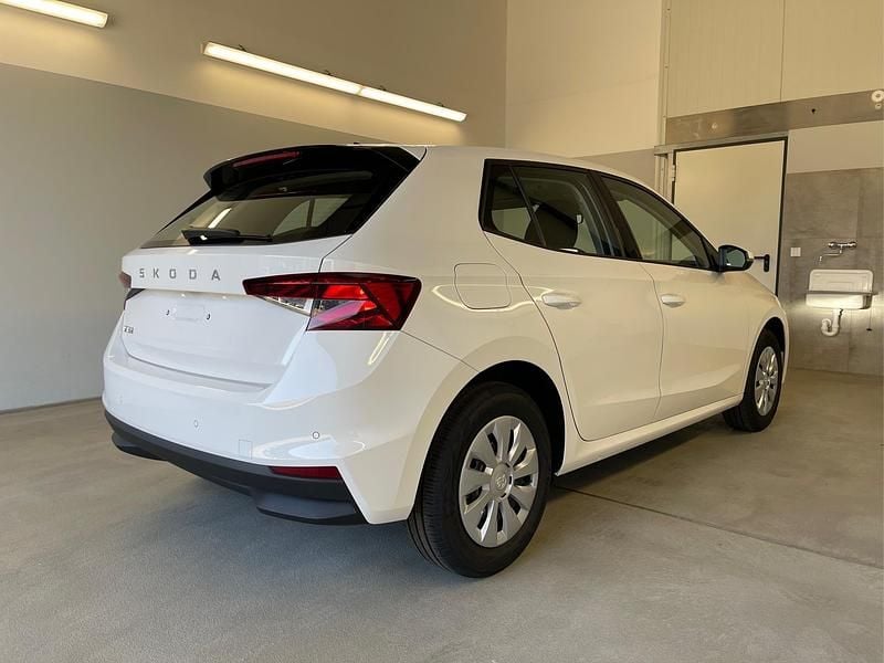 Ny Skoda Fabia Essence 2025 Hvid Hatchback