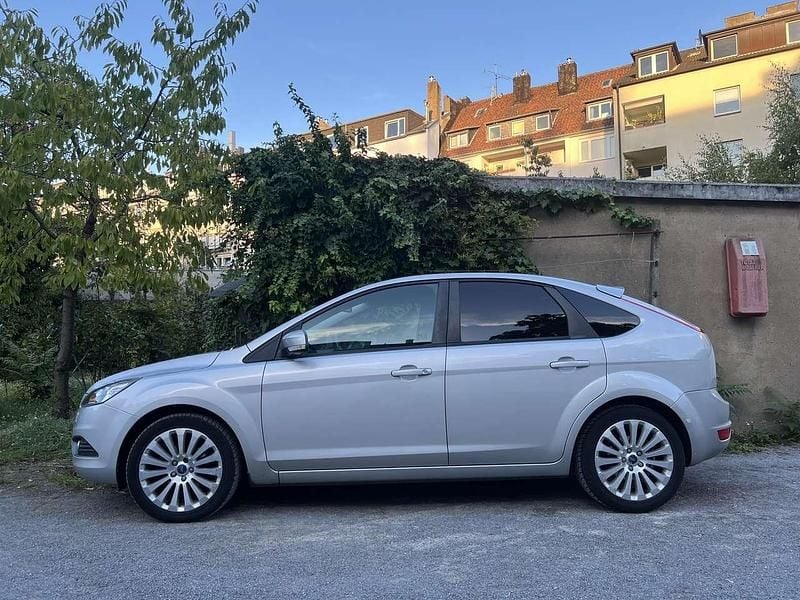Gebraucht 2010 Ford Focus Titanium Kleinwagen | 3.950 € (Guter Preis) - Bild 1/4