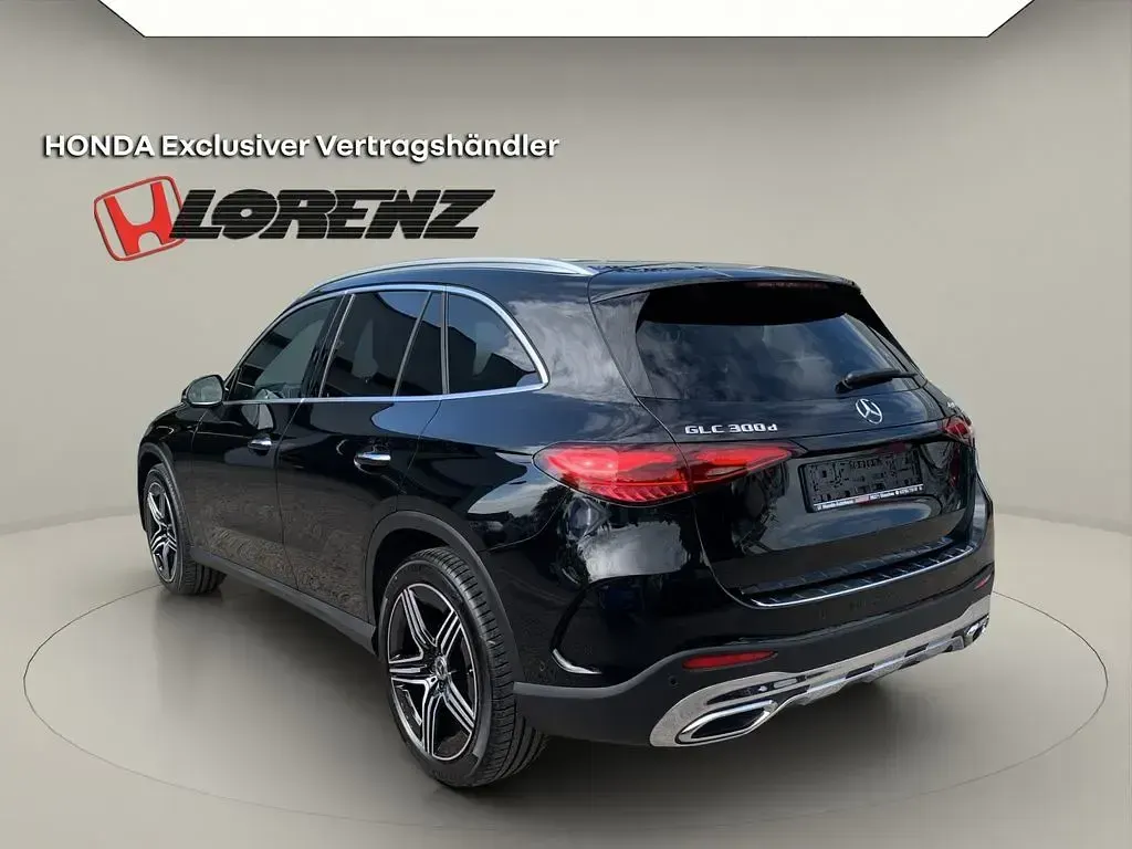 Gebraucht Mercedes GLC300 269 PS (197 kW) 2023 Schwarz/baltic black SUV