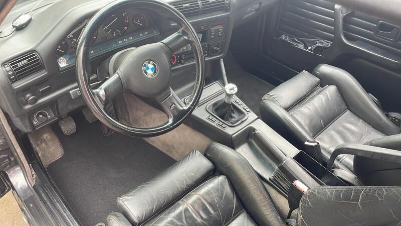 Schwarz Gebraucht 1992 BMW 320 Cabriolet Basis Cabrio | 6.500 € - Bild 1/4