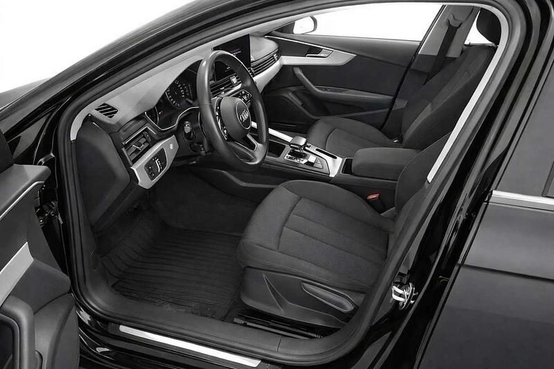 Gebraucht Audi A4 150 PS (110 kW) 2022 Mythosschwarz metallic Kombi