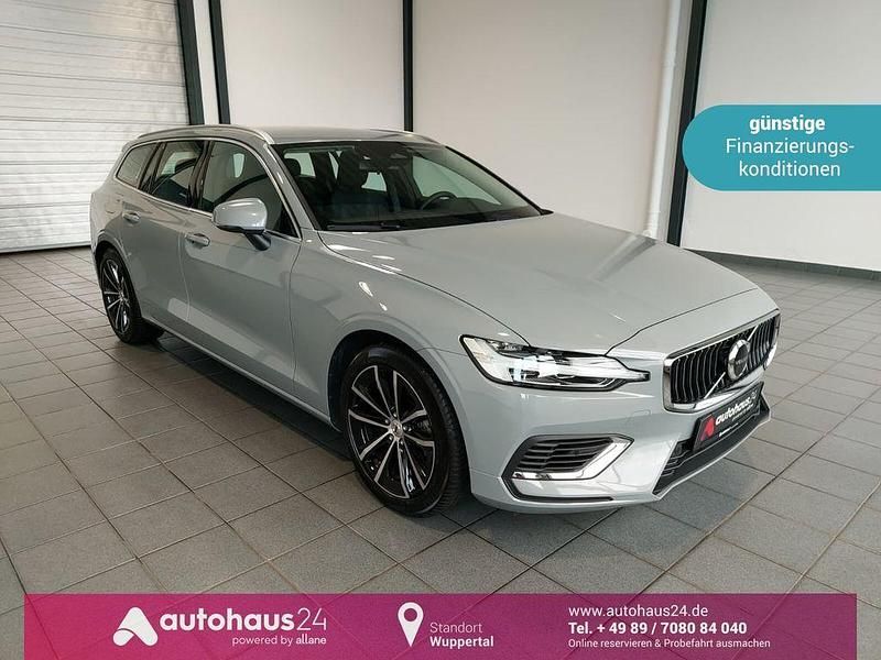 Grau Gebraucht 2023 Volvo V60 Kombi | 42.990 € (Teuer) - Bild 1/4