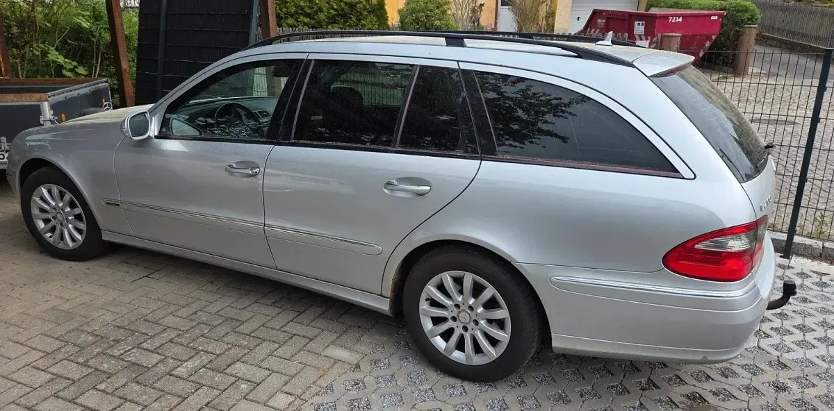 Gebraucht Mercedes E200 184 PS (135 kW) 2007 Silber Limousine
