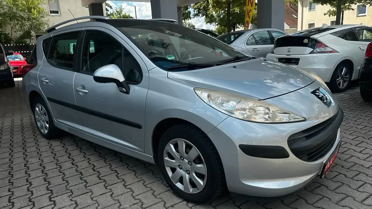 Gebraucht Peugeot 207 Tendance 95 PS (69 kW) 2008 Lackierung alumin Kombi