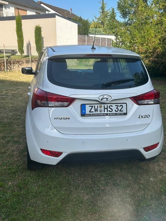 Weiß Gebraucht 2019 Hyundai ix20 Space Van / Kleinbus | 15.000 € (Etwas zu teuer) - Bild 1/4