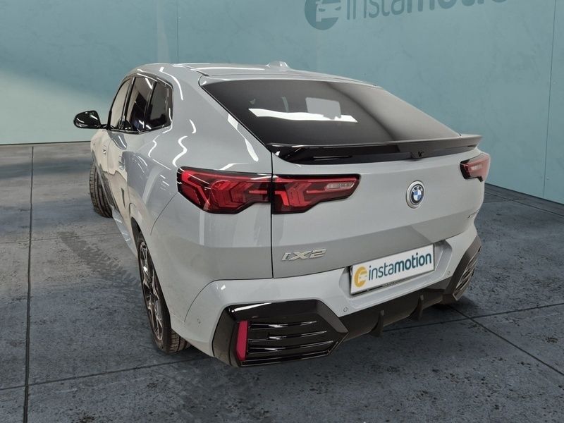 Gebraucht BMW iX2 M Sport 230 kW (313 PS) 2024 Grau SUV