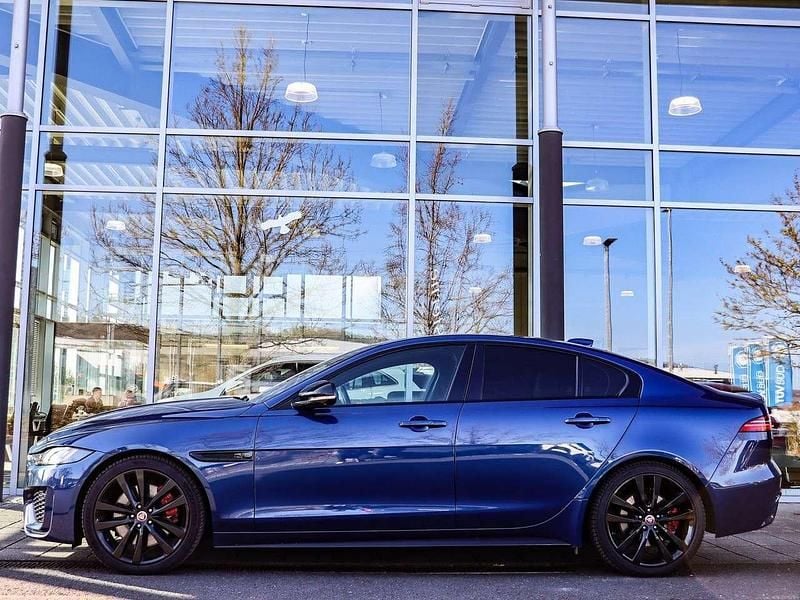 Gebraucht Jaguar XE R-Dynamic 250 PS (183 kW) 2021 Blau Limousine