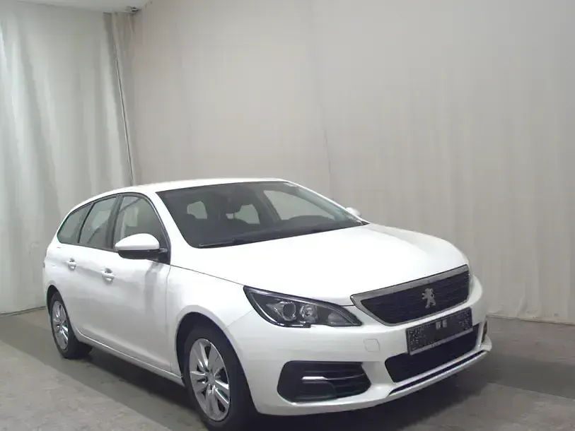 Gebraucht Peugeot 308 Active 131 PS (96 kW) 2019 Weiss Kombi