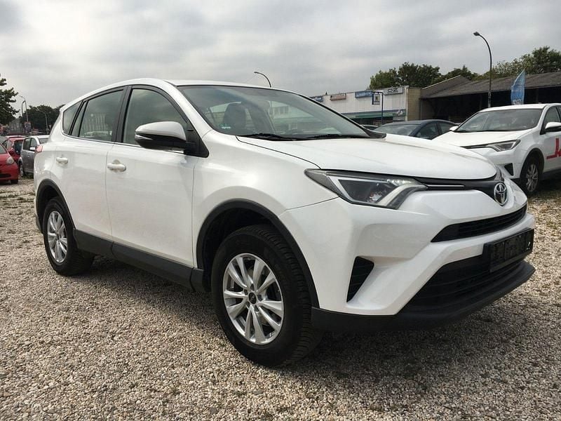 Gebraucht Toyota RAV4 Basis 152 PS (111 kW) 2017 Weiß SUV