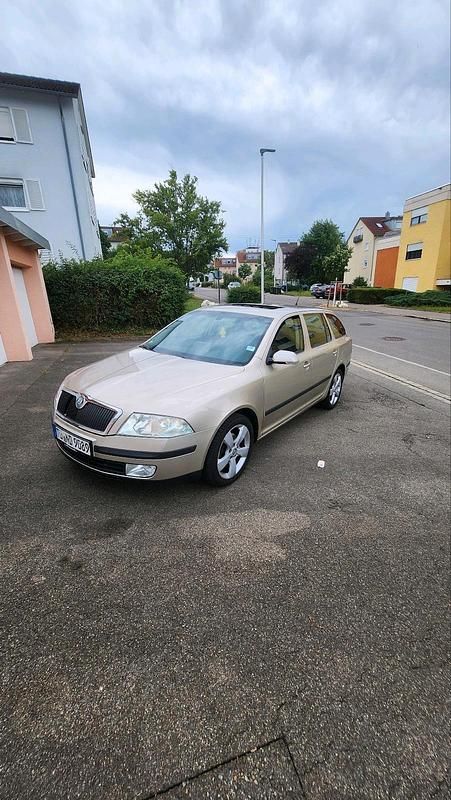 Gold Gebraucht 2005 Skoda Octavia Kombi | 1.700 € (Fairer Preis) - Bild 1/4
