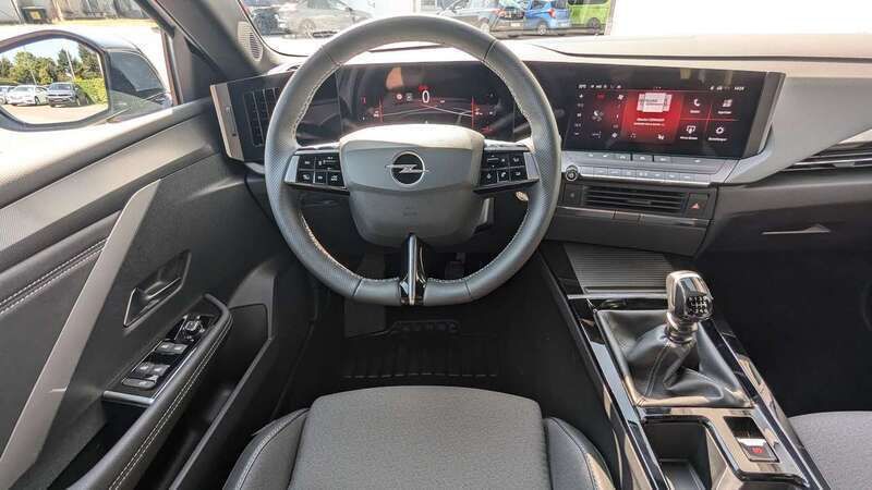 Gebraucht Opel Astra GS Line 131 PS (96 kW) 2024 Arktis weiß Limousine