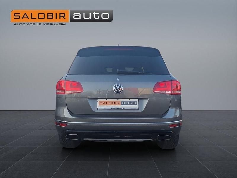 Gebraucht VW Touareg Terrain Tech 262 PS (192 kW) 2017 Meteorgrau/canyon grey SUV