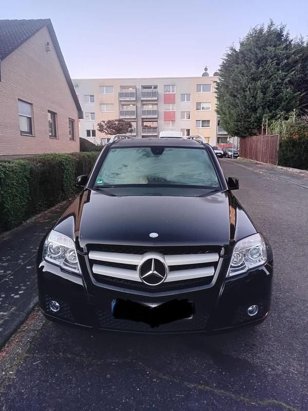 Schwarz Gebraucht 2010 Mercedes GLK220 SUV | 14.500 € (Etwas zu teuer) - Bild 1/4