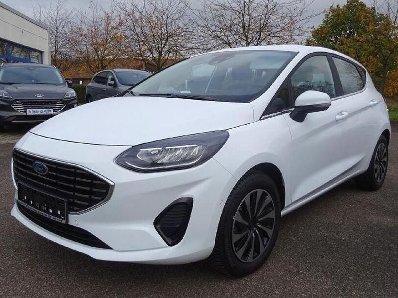 Gebraucht Ford Fiesta Titanium 75 PS (55 kW) 2023 Frostweiß Kleinwagen