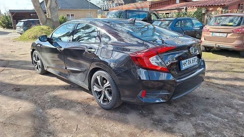 Gebraucht Honda Civic Executive 182 PS (133 kW) 2017 Violet Limousine