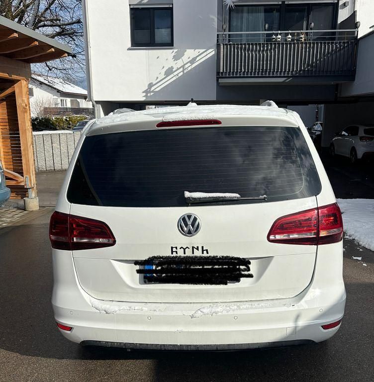 Gebraucht VW Sharan Comfortline 150 PS (110 kW) 2015 Weiß Van / Kleinbus