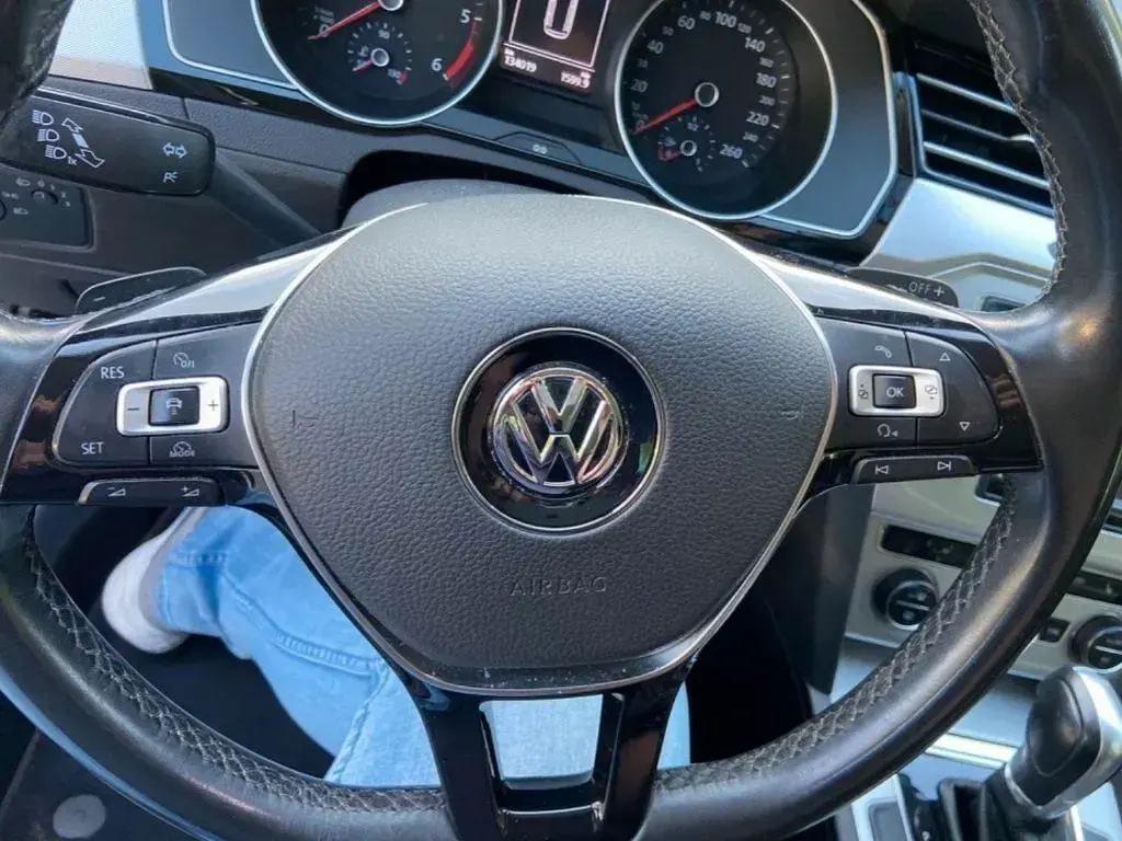 Gebraucht VW Passat Highline 150 PS (110 kW) 2016 Silber Kombi