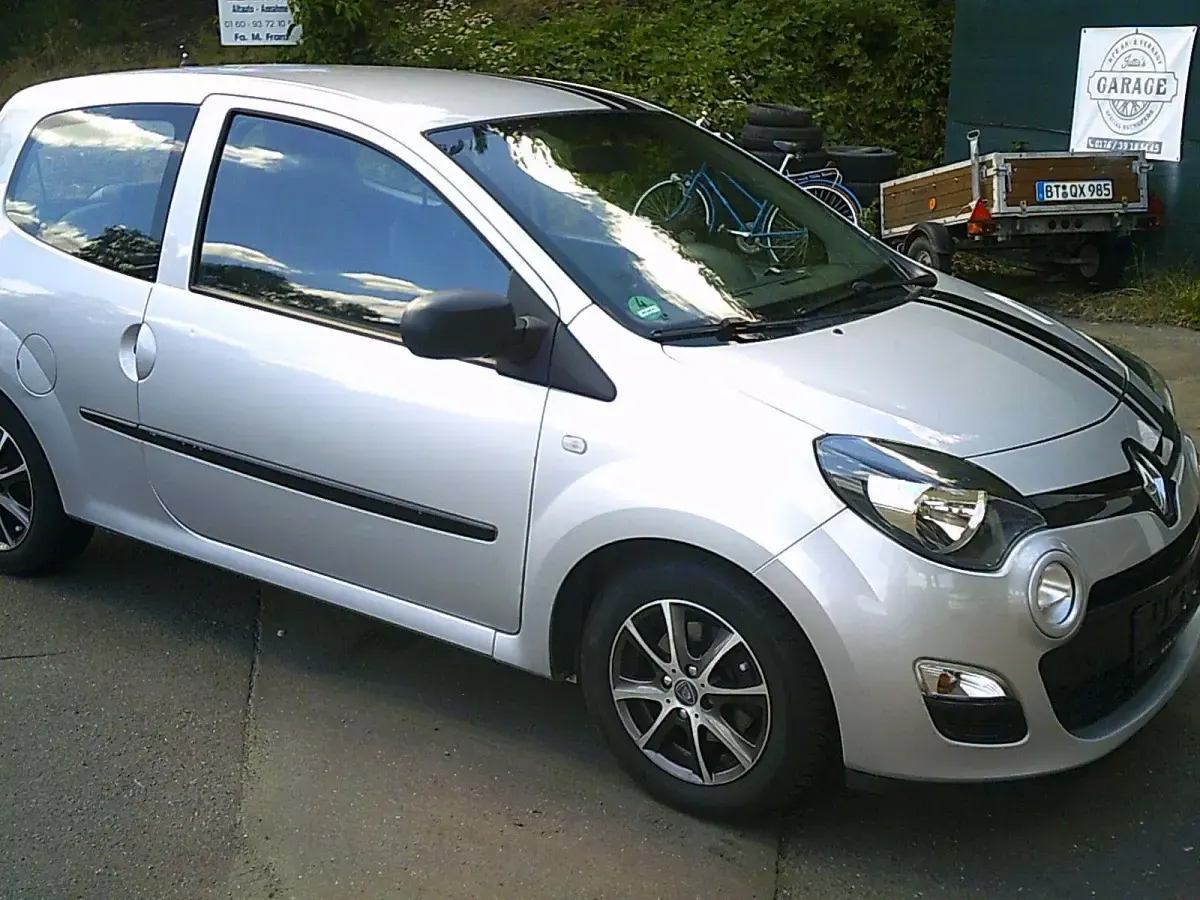 Gebraucht Renault Twingo Expression 75 PS (55 kW) 2012 Grau Kleinwagen