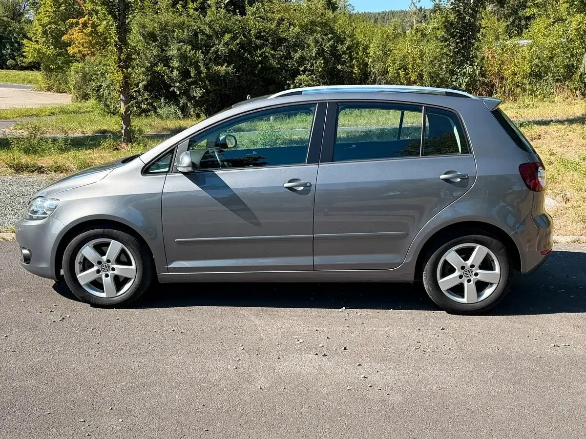 Gebraucht VW Golf Plus Cross 105 PS (77 kW) 2012 Grau Limousine