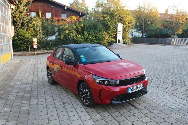 Gebraucht Opel Corsa 101 PS (74 kW) 2024 Rot Limousine