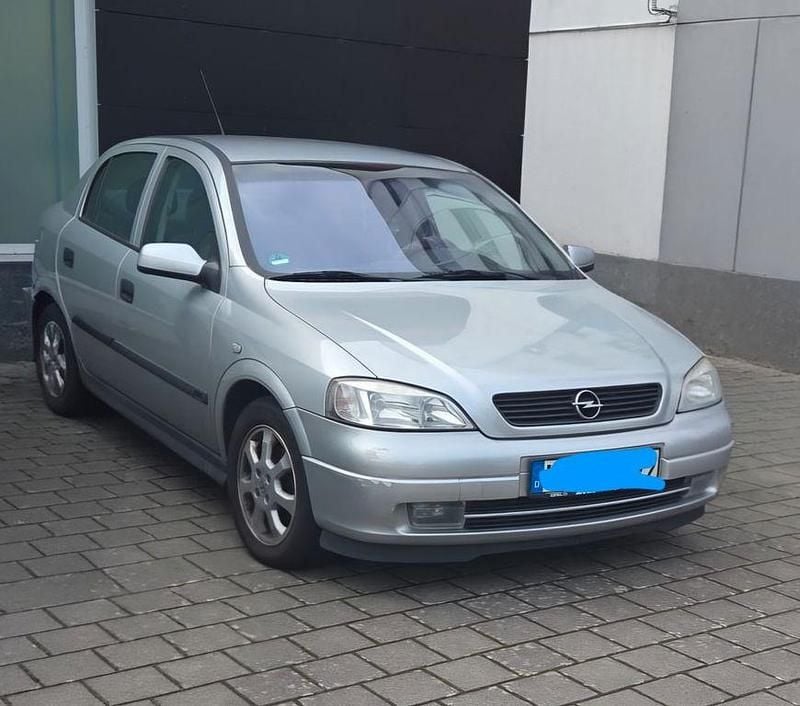 Gebraucht Opel Astra Comfort 75 PS (55 kW) 2001 Silber Limousine