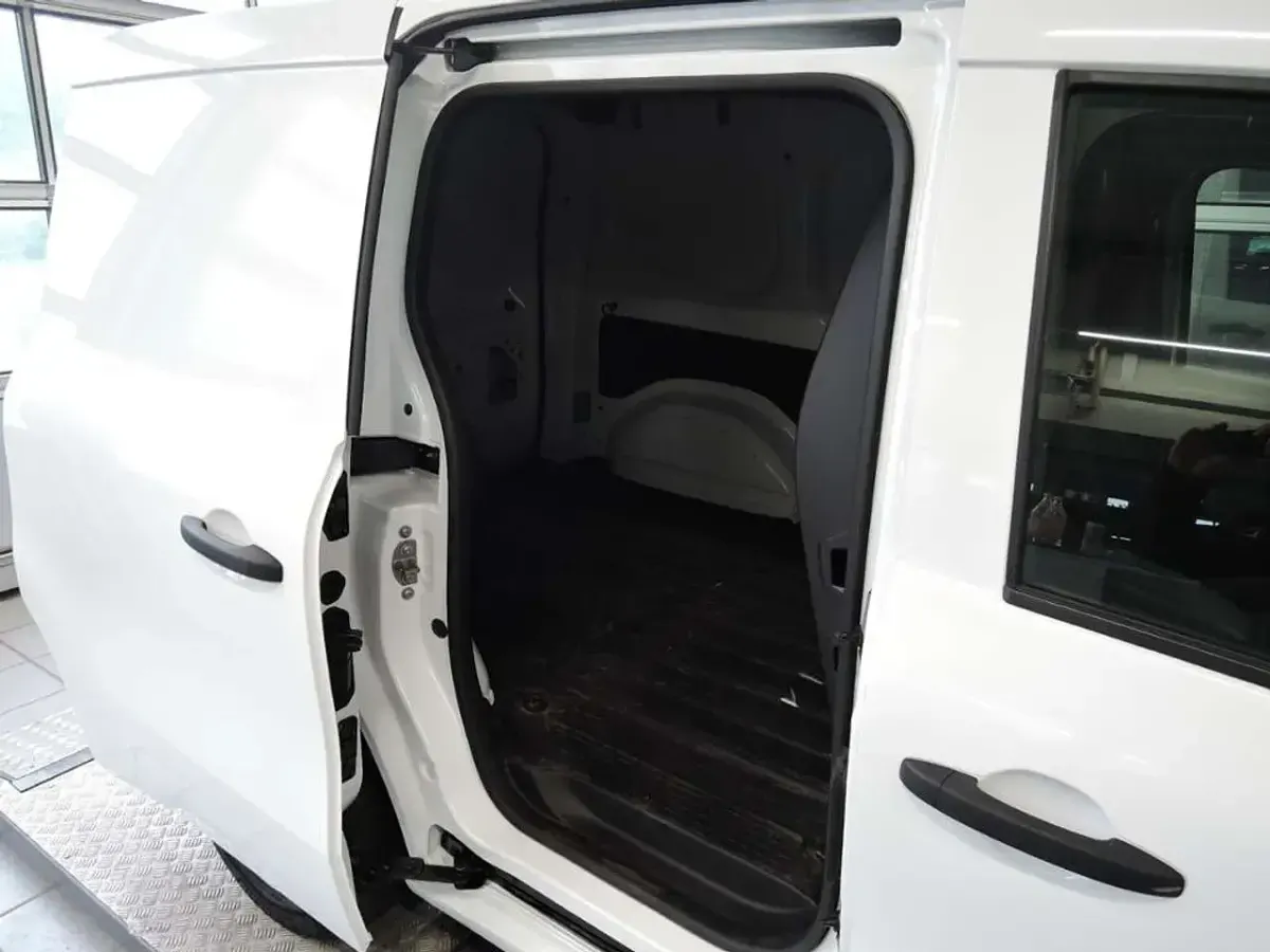 Gebraucht Mercedes Citan 112 116 PS (85 kW) 2023 Weiß arktikweiß Van / Kleinbus