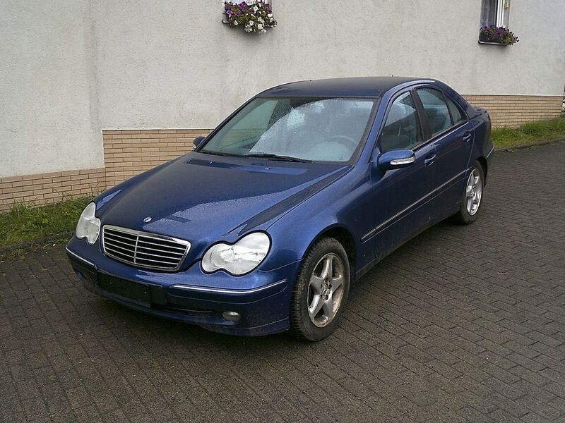 Gebraucht Mercedes C240 170 PS (125 kW) 2001 Blau Limousine