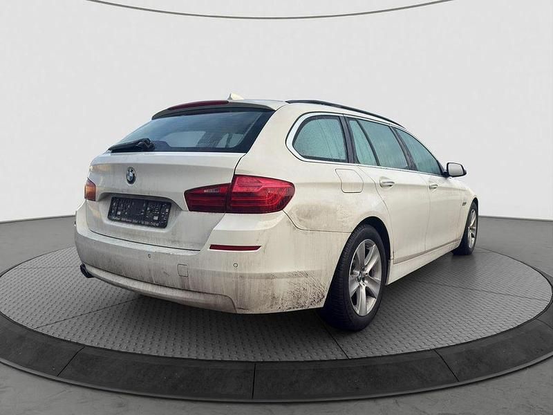 Gebraucht BMW 520 190 PS (139 kW) 2015 Weiß Limousine