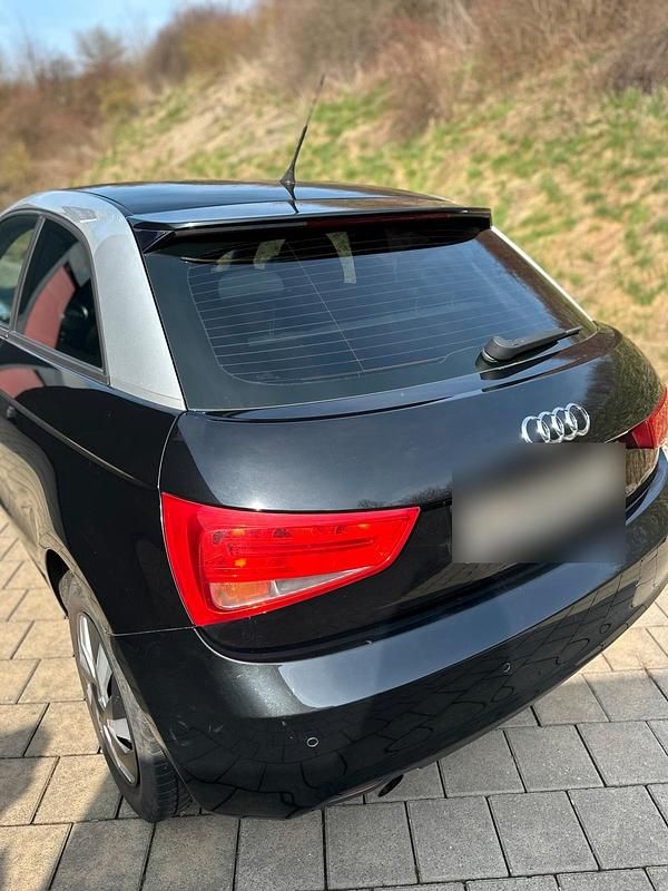 Używany Audi A1 65 KM (47 kW) 2011 Czarny Hatchback