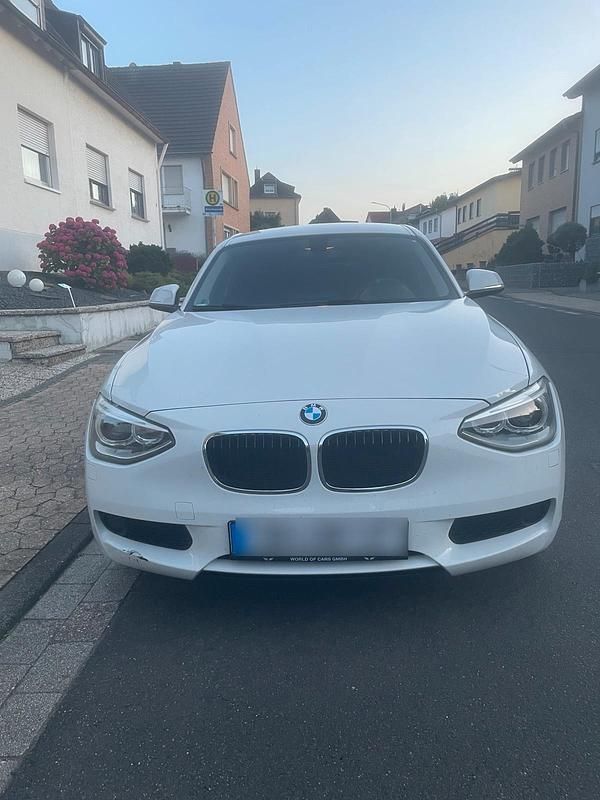 Weiß Gebraucht 2014 BMW 116 Kleinwagen | 9.000 € (Etwas zu teuer) - Bild 1/4