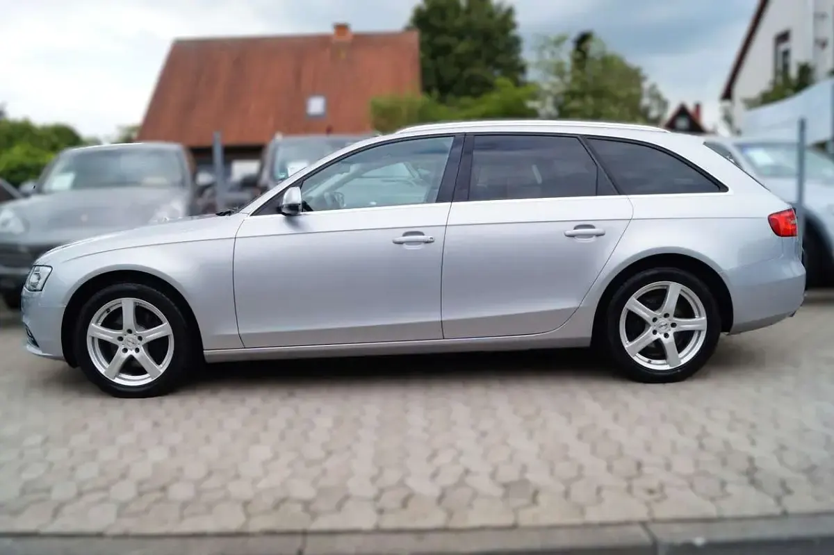 Gebraucht Audi A4 Attraction 150 PS (110 kW) 2015 Silber Kombi