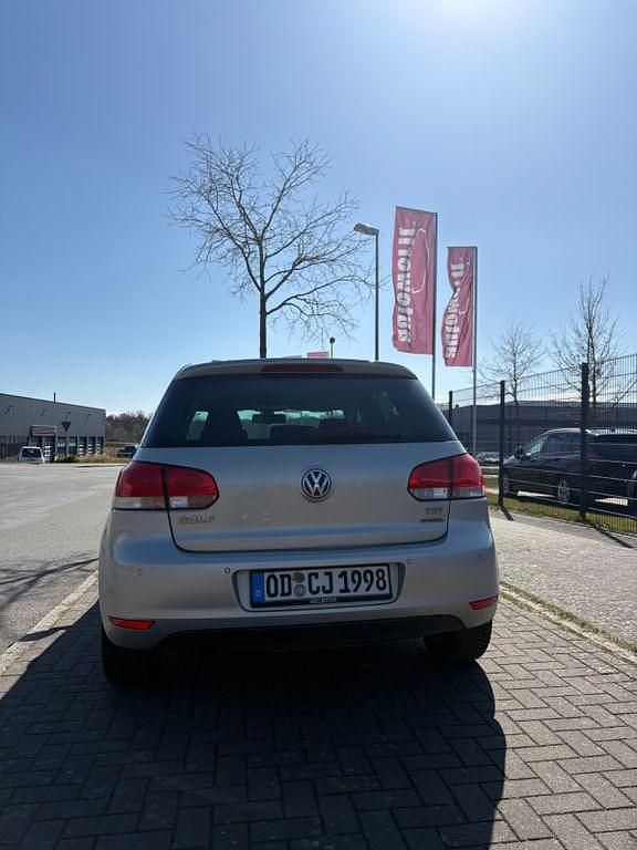 Gebraucht VW Golf VI Team 105 PS (77 kW) 2010 Grau Kleinwagen