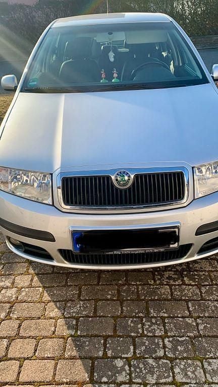 Gebraucht Skoda Fabia Ambiente 101 PS (74 kW) 2007 Silber Limousine