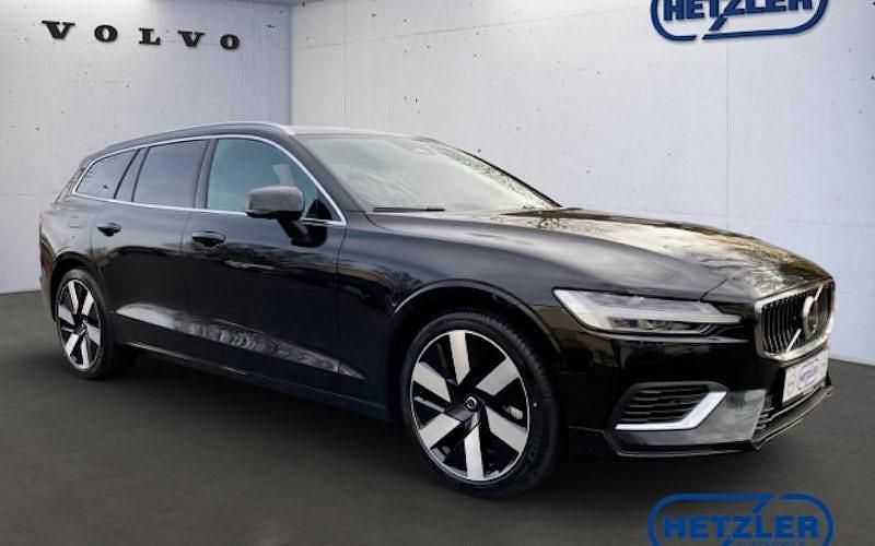 Gebraucht Volvo V60 Plus 350 PS (257 kW) 2025 Schwarz Kombi
