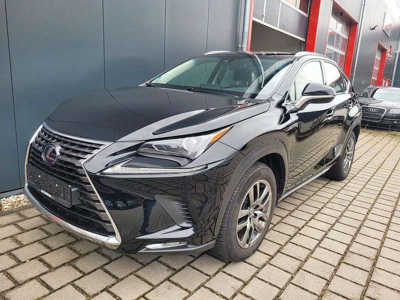 Schwarz Gebraucht 2018 Lexus NX300h E-FOUR SUV | 22.700 € (Superpreis) - Bild 1/4