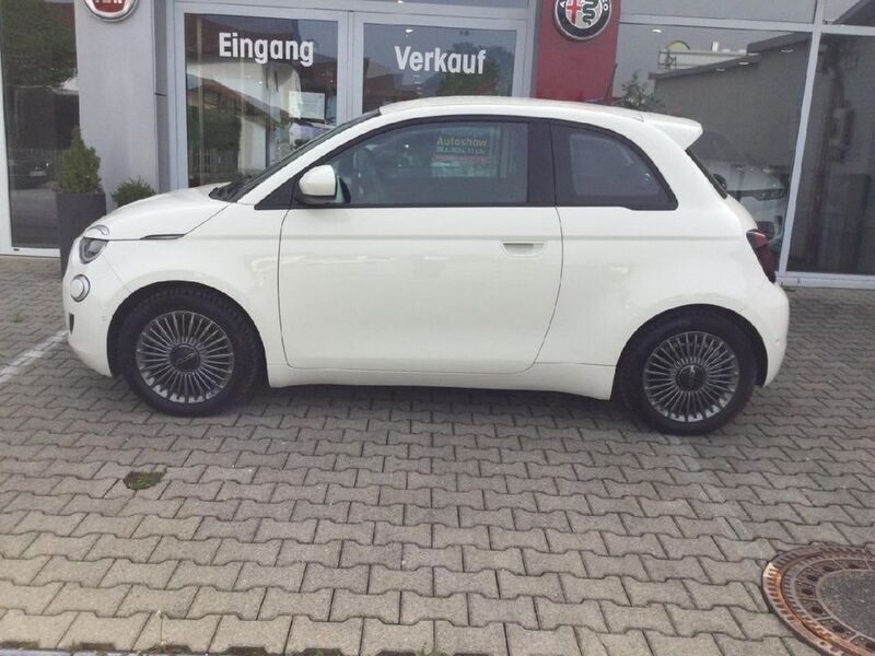 Colore esterno (arktis weiß) Gebraucht 2021 Fiat 500e Icon Limousine | 17.900 € (Fairer Preis) - Bild 1/4