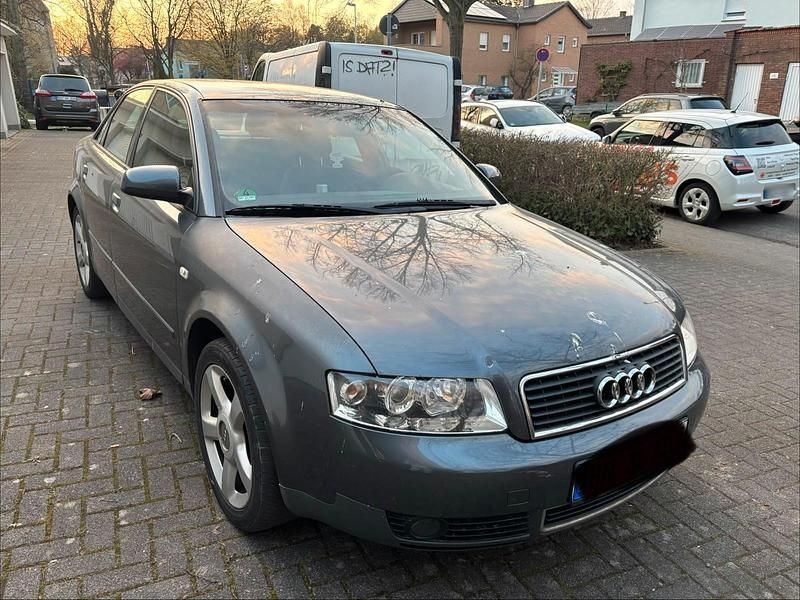 Używany Audi A4 100 KM (73 kW) 2002 Szary Sedan/Limuzyna