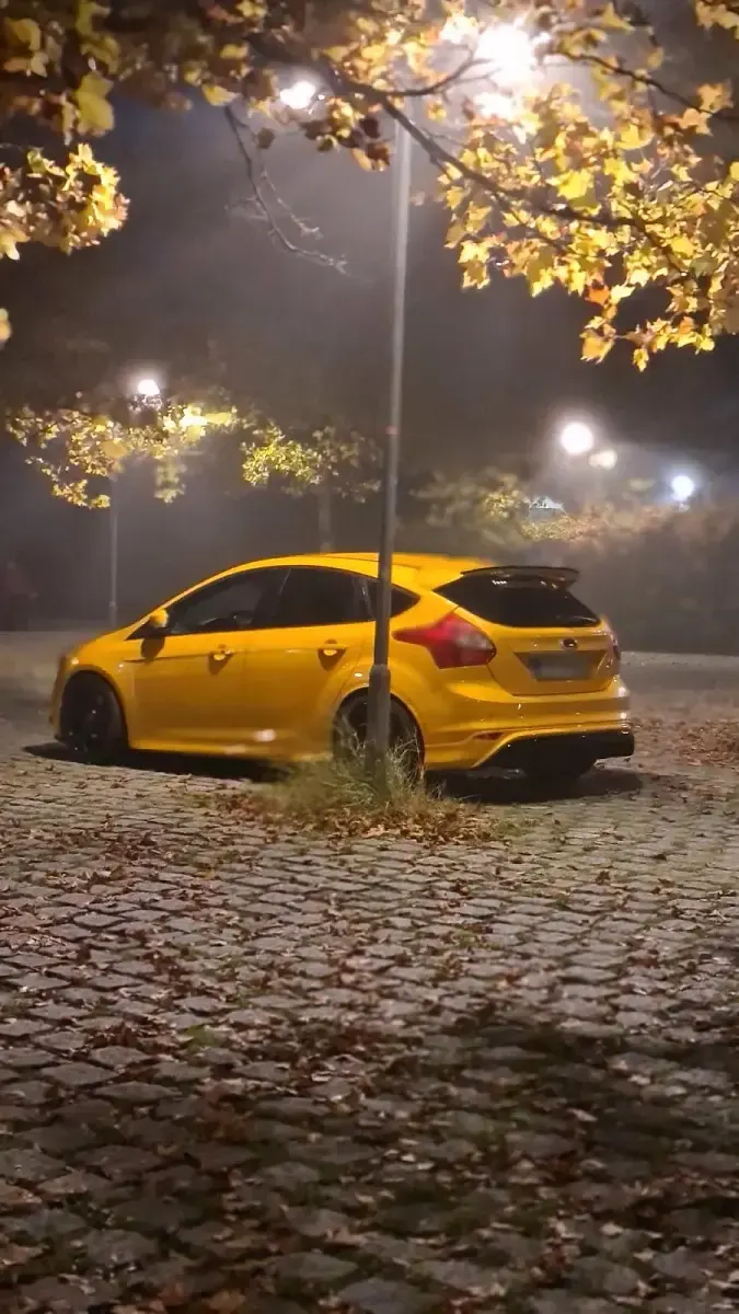 Gebraucht Ford Focus ST 250 PS (183 kW) 2013 Gelb Limousine