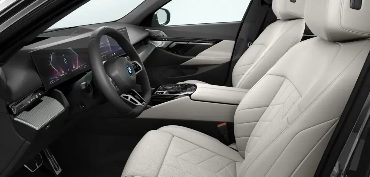 Gebraucht BMW 550e Comfort Edition 489 PS (359 kW) 2025 Schwarz Limousine