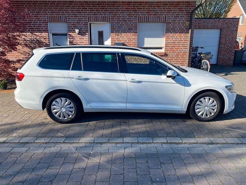 Gebraucht VW Passat Elegance 150 PS (110 kW) 2021 Weiß Limousine