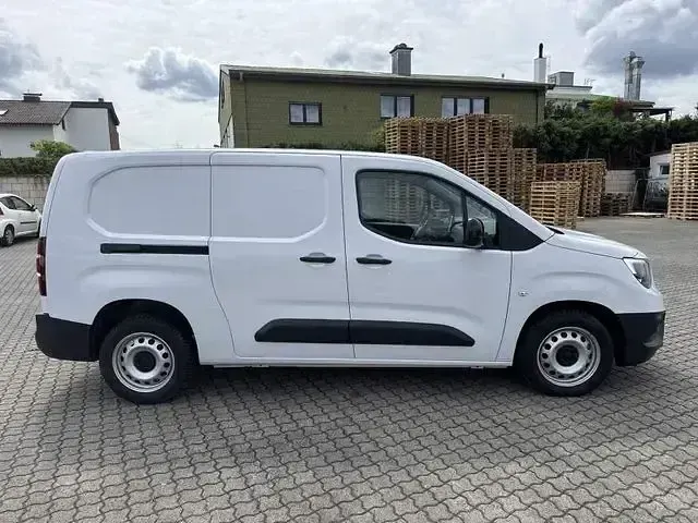 Gebraucht Opel Combo Edition 102 PS (75 kW) 2024 Lackierung weiss icy/typ aussenverkleidung spiegel flach standard Van / Kleinbus